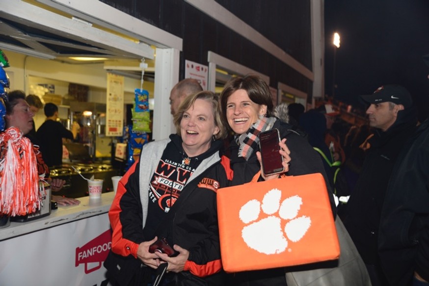 happy fans at fanfood concession stand